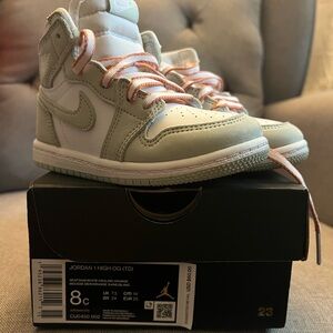 🆕 Nike Jordan 1 High OG Kids Shoes - White and Green